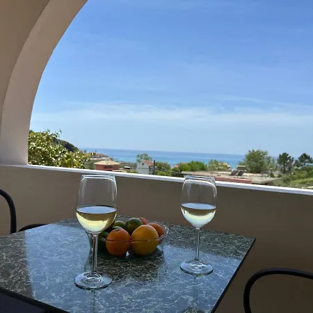 Armeno Aparthotel Marathias